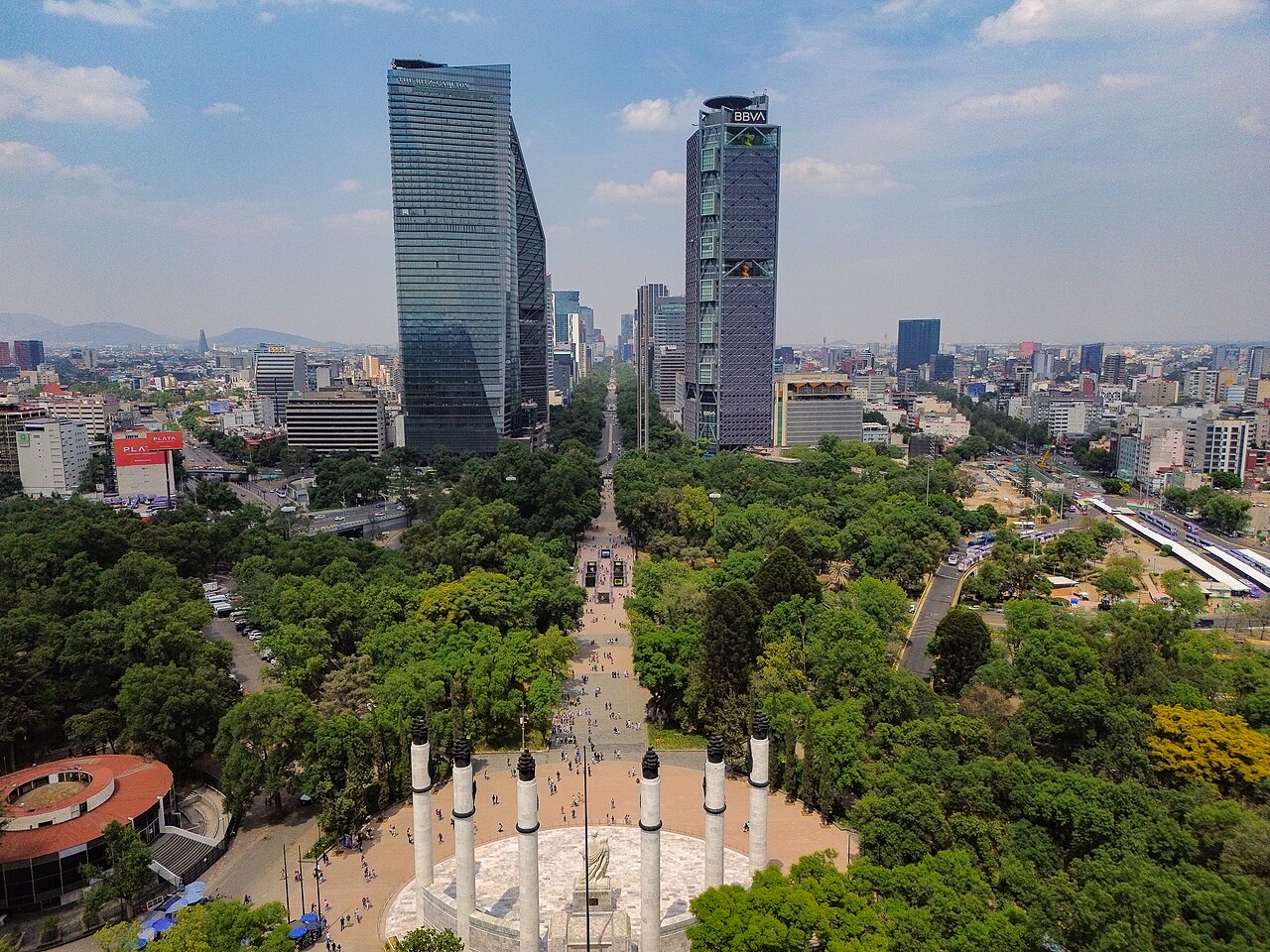 Paseo de la Reforma y el Bosque de Chapultepec, fotografía de ProtoplasmaKid