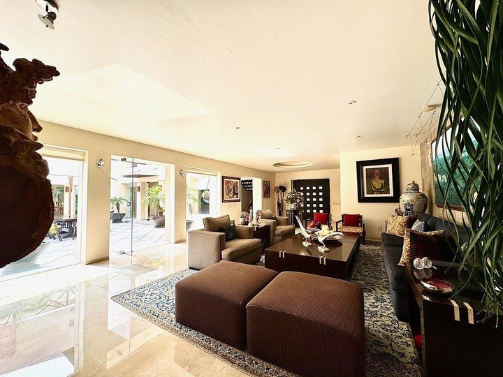 Casa en Venta en Priv. Dentro del Fracc. Lomas Country Club Huixquilucan — fotografía 2