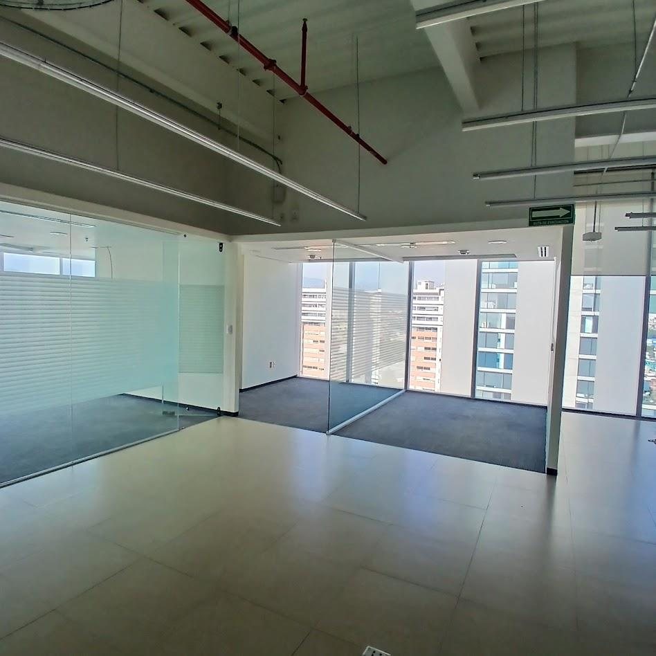 Privado con ventanales y vista a la ciudad en Santa Fe